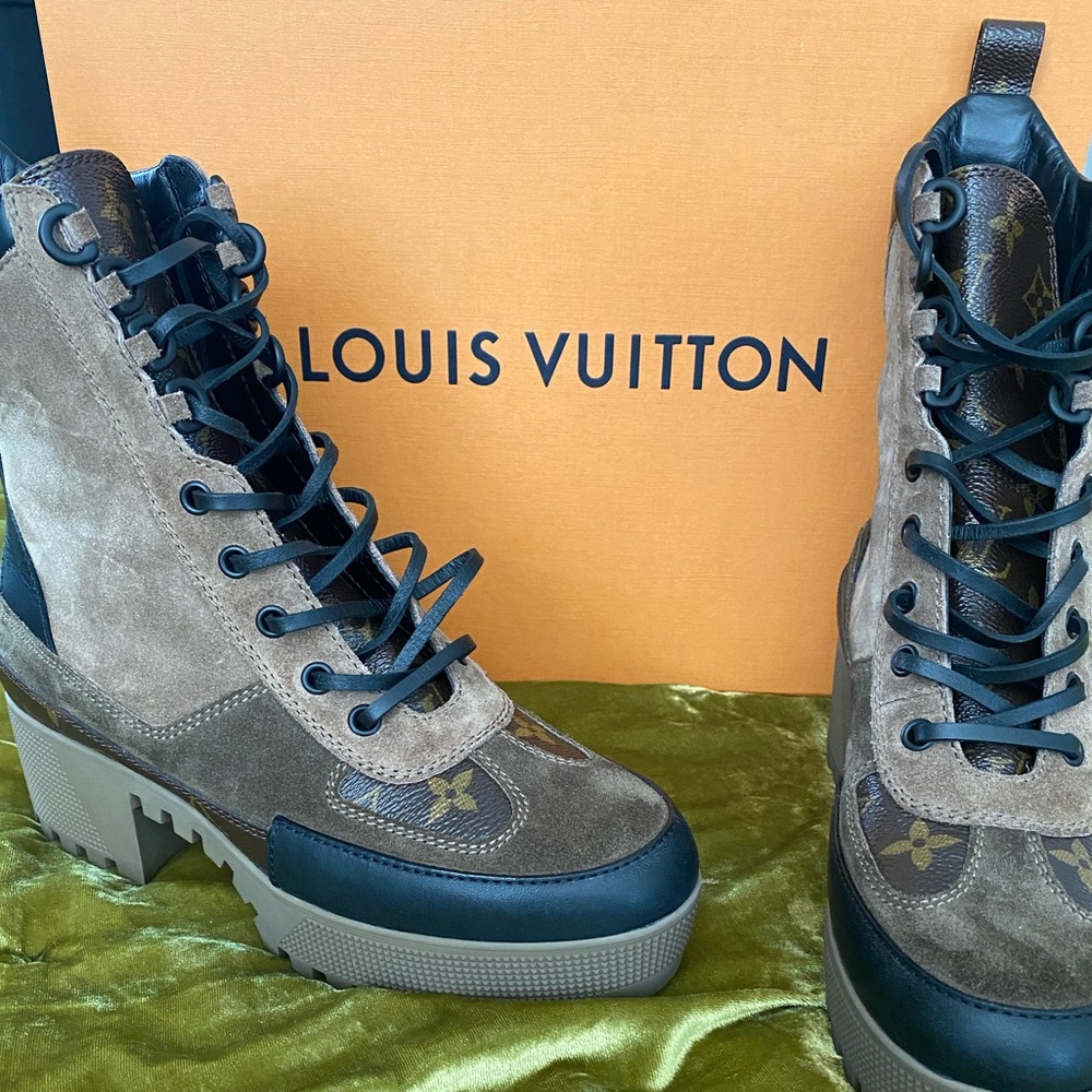 Louis Vuitton Boots | Size 39 (US 9) |Laureate Boot